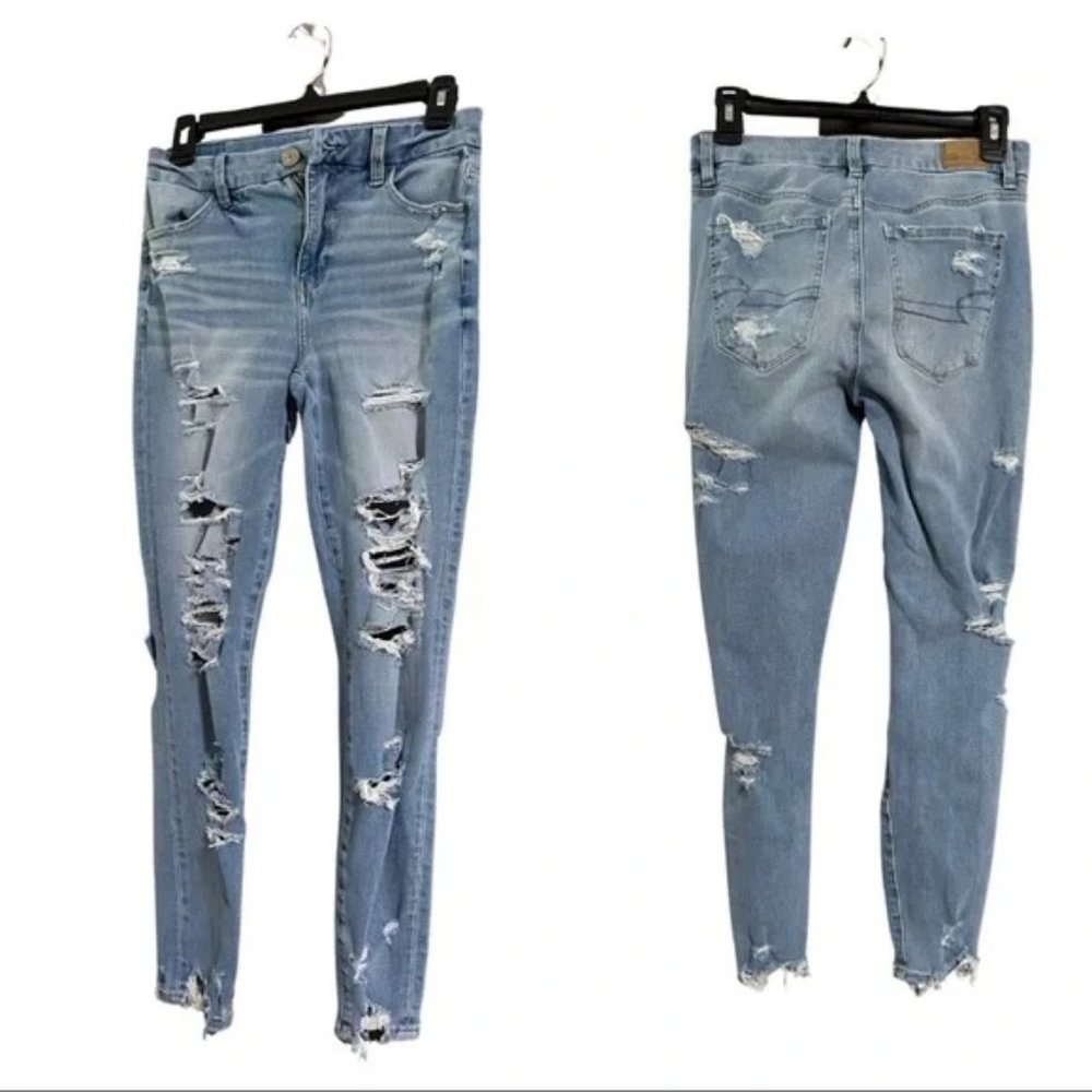 American Eagle Distressed Skinny Jeans (EUC)